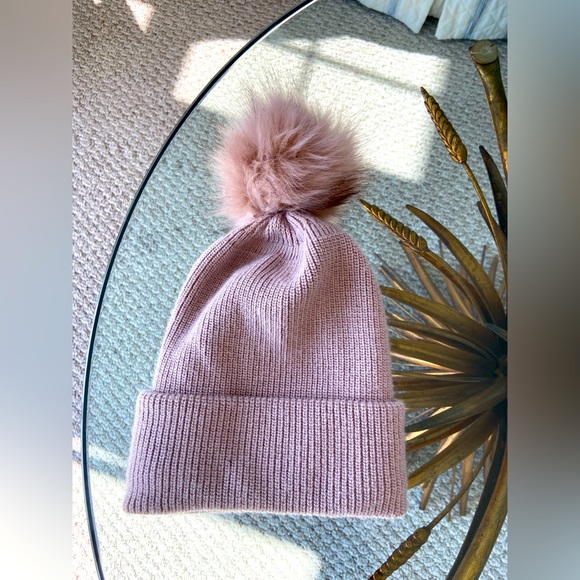 Look Cashmere Brand Pom Pom Winter Hat - Pale Pink - Reversibile into Scarf - Picture 1 of 6